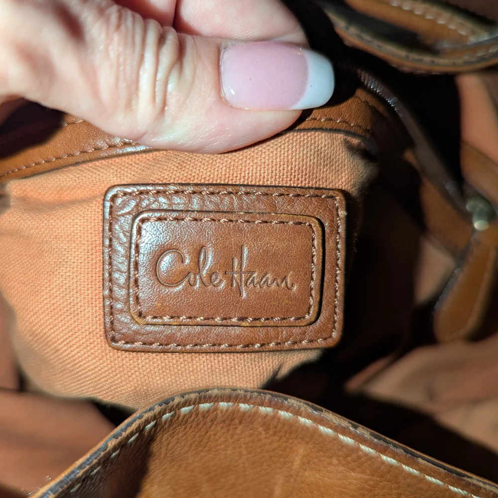 Elegant Two-Tone Leather and Canvas Women's Bag - Picture 2 of 9